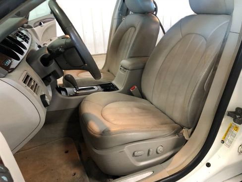 Used 2011 Buick Lucerne CXL image 15