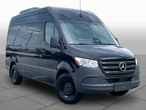 Used 2025 Mercedes-Benz Sprinter 2500 image 3