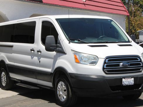 Used 2017 Ford Transit 350 XLT RWD image 3