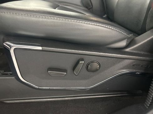 Used 2023 Ford F150 Lariat w/ FX4 Off-Road Package image 9