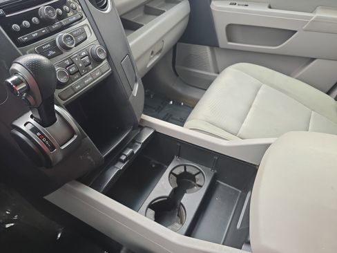 Used 2015 Honda Pilot LX image 24