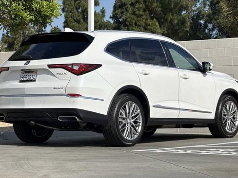 Used 2023 Acura MDX SH-AWD w/ Advance Package image 8