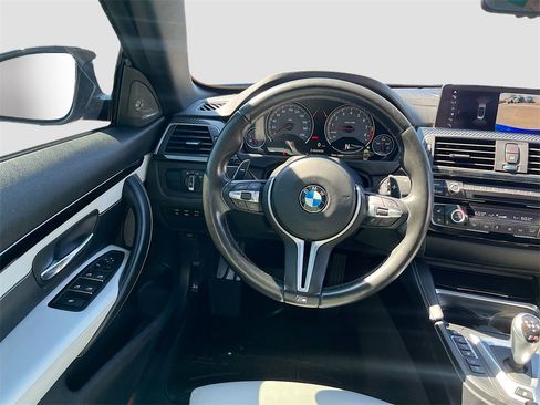 Used 2020 BMW M4 Convertible w/ Competition Package image 23