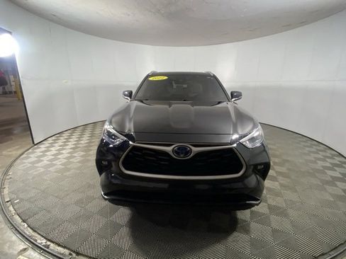Used 2022 Toyota Highlander XLE image 6