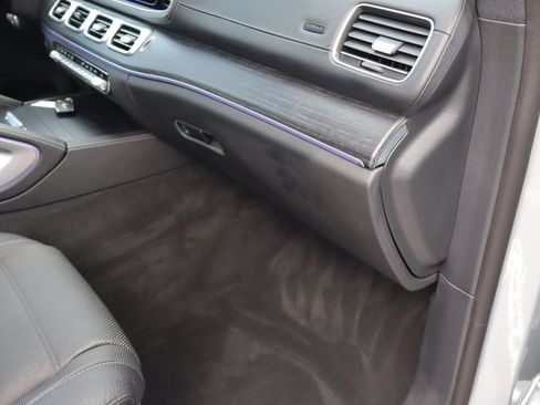 Used 2025 Mercedes-Benz GLS 450 4MATIC image 17