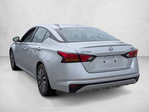 Used 2024 Nissan Altima 2.5 SV FWD image 6