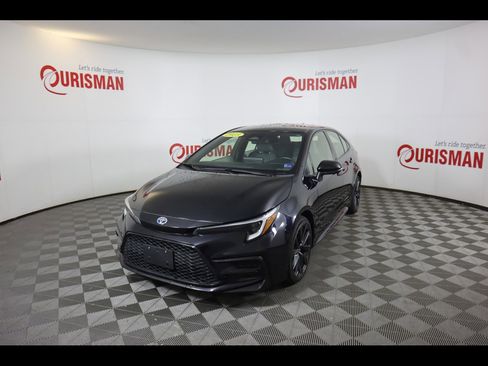 Used 2023 Toyota Corolla SE FWD image 2