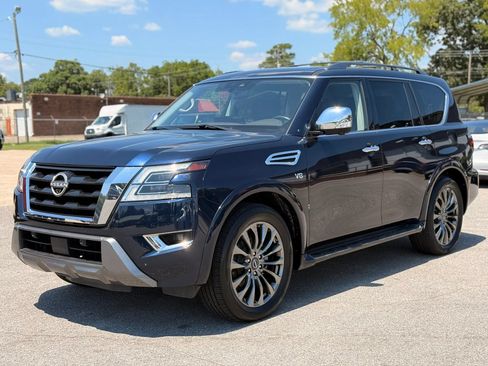 Used 2022 Nissan Armada Platinum w/ Captain's Chairs Package RWD image 5