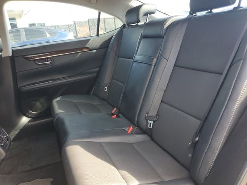 Used 2016 Lexus ES 350 w/ Premium Package w/Wood Trim FWD image 10