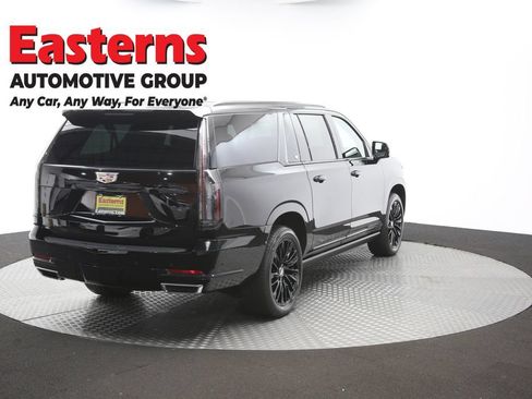 Used 2026 Cadillac Escalade ESV Luxury w/ Touring Package AWD/4WD image 50