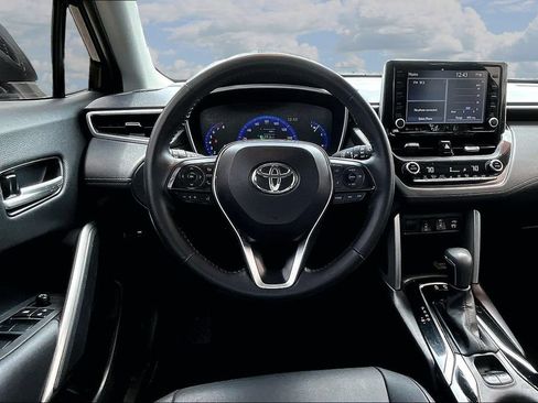 Used 2022 Toyota Corolla Cross XLE FWD image 8