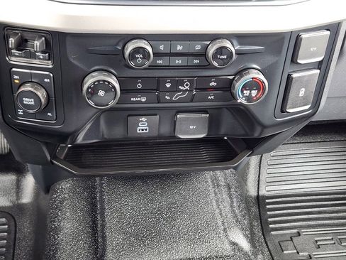 Used 2024 Ford F250 XL w/ Snow Plow Prep Package image 25