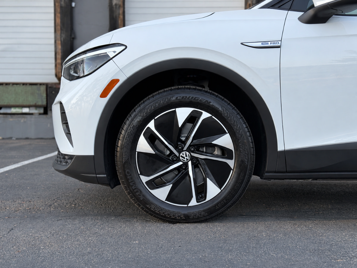 Used 2022 Volkswagen ID.4 Pro AWD/4WD image 9