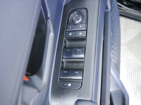 Used 2025 Toyota 4Runner SR5 AWD/4WD image 22