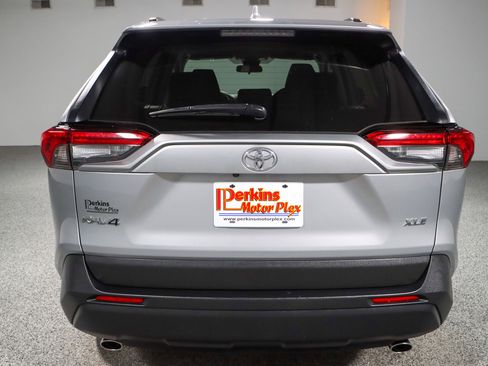 Used 2023 Toyota RAV4 XLE w/ Convenience Package image 8