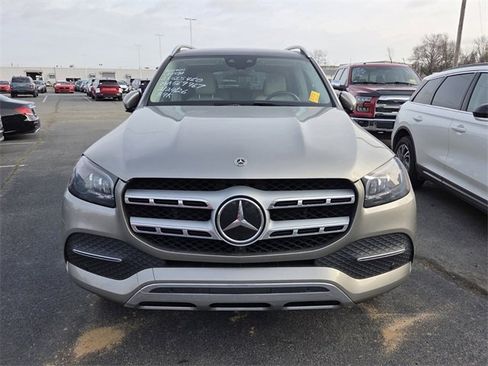 Used 2021 Mercedes-Benz GLS 450 4MATIC image 2