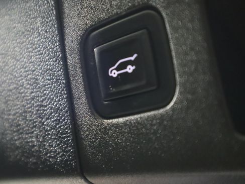 Used 2020 Cadillac XT4 Premium Luxury FWD image 13