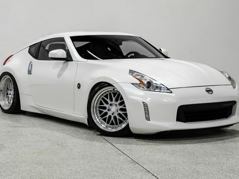 Used 2013 Nissan 370Z Touring image 4
