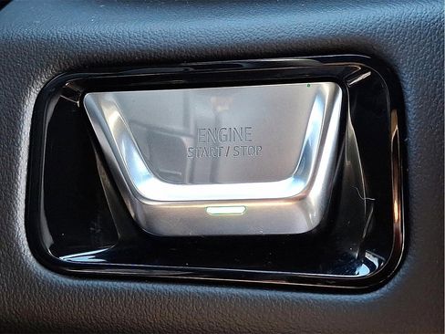 Used 2025 GMC Yukon AT4 w/ AT4 Premium Package image 25