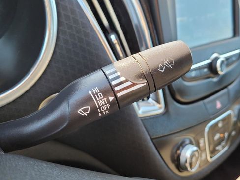 Used 2017 Chevrolet Malibu LT w/ Sport Package image 31