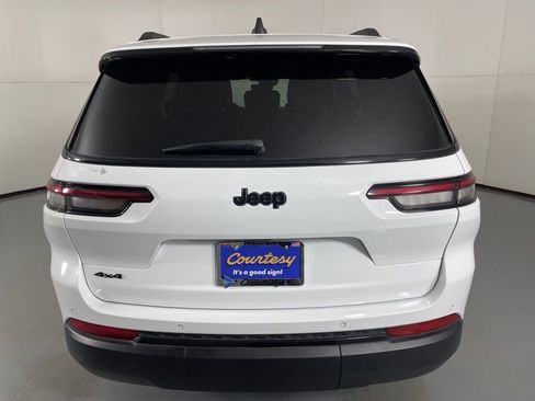 Used 2024 Jeep Grand Cherokee L Laredo image 7