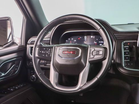 Used 2023 GMC Yukon SLT image 13
