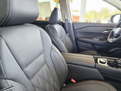 New 2026 Nissan Rogue Platinum AWD/4WD image 13