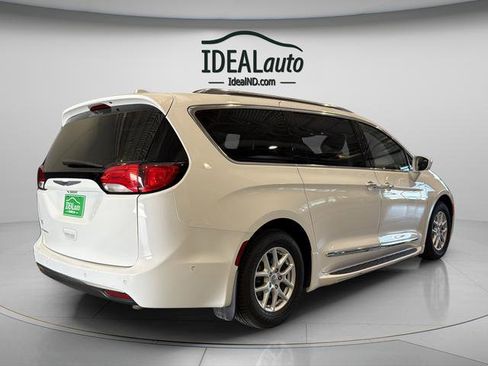 Used 2020 Chrysler Pacifica Touring-L w/ Advanced Safetytec Group FWD image 10