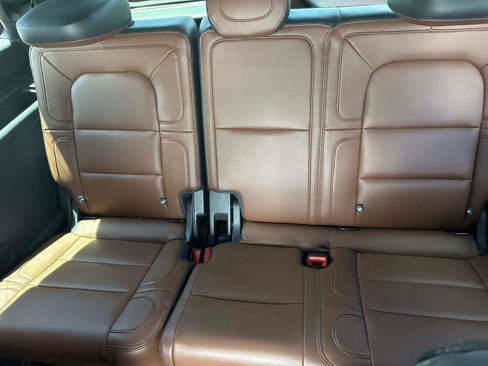 Used 2024 Lincoln Navigator Reserve AWD/4WD image 14