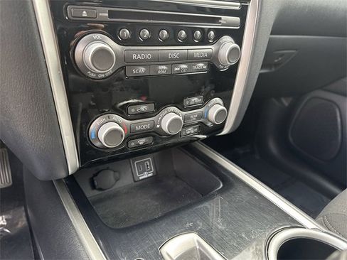 Used 2020 Nissan Pathfinder S image 22