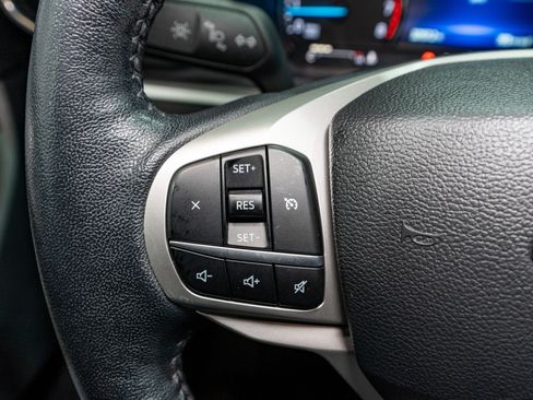 Used 2022 Ford Explorer XLT w/ Equipment Group 202A image 28