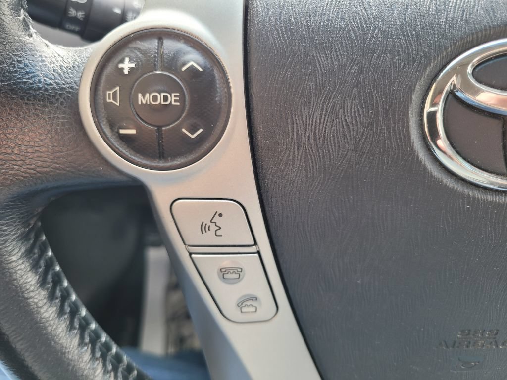 Used 2013 Toyota Prius V Five FWD image 23
