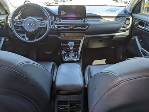 Certified 2021 Kia Seltos SX w/ SX Sunroof Package image 15