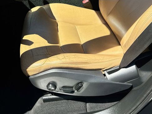 Used 2018 Volvo XC60 T6 Momentum w/ Vision Package image 20