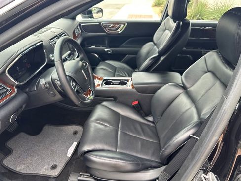 Used 2019 Lincoln Continental Select FWD image 17