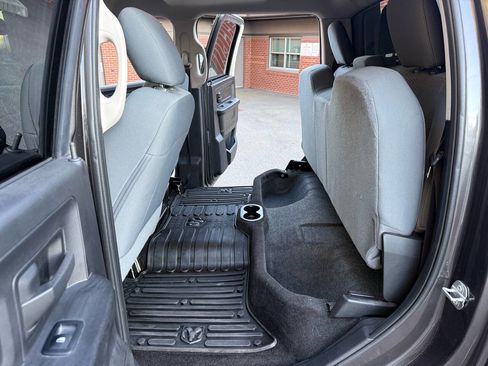 Used 2017 RAM 2500 Tradesman w/ Chrome Appearance Group image 27