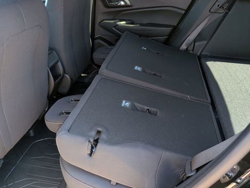 New 2026 Chevrolet Trax RS w/ Sunroof Package image 32