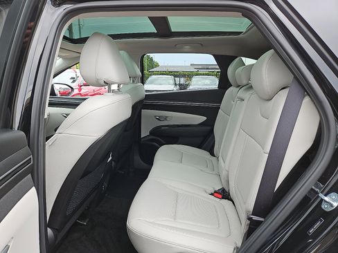 Certified 2023 Hyundai Tucson Limited AWD/4WD image 10