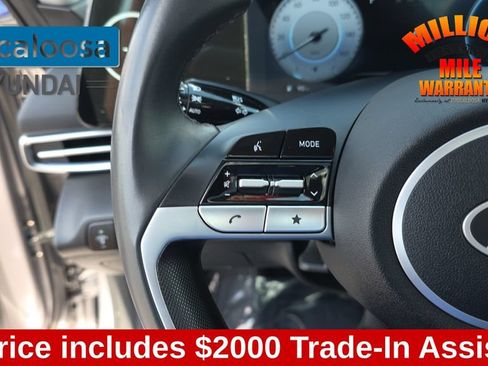 Used 2025 Hyundai Elantra Limited FWD image 17