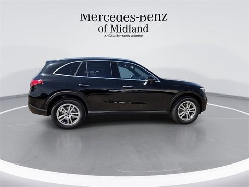 New 2025 Mercedes-Benz GLC 300 4MATIC image 9