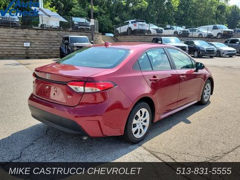 Used 2024 Toyota Corolla LE FWD image 5