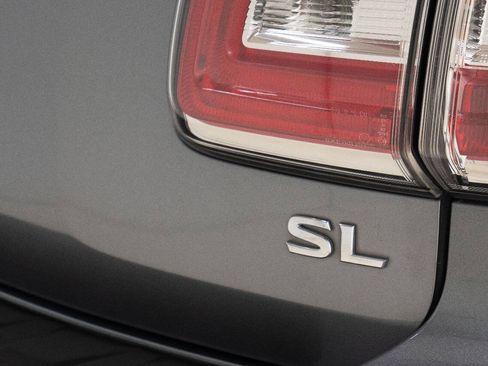 Used 2017 Nissan Armada SL image 24