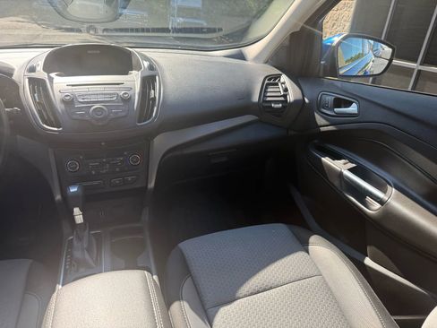 Used 2017 Ford Escape SE w/ SE Cold Weather Package AWD/4WD image 15
