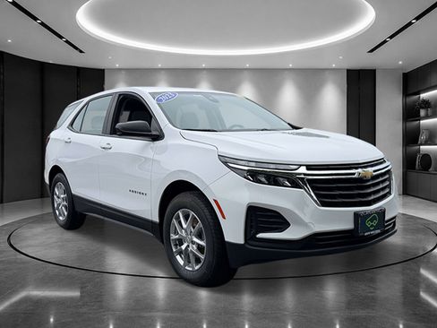 Certified 2023 Chevrolet Equinox LS AWD/4WD image 2