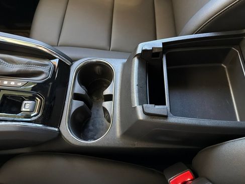 Used 2024 GMC Canyon Elevation w/ Elevation Premium Package RWD image 32