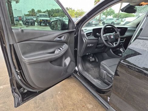 Used 2024 Buick Encore GX Preferred FWD image 7