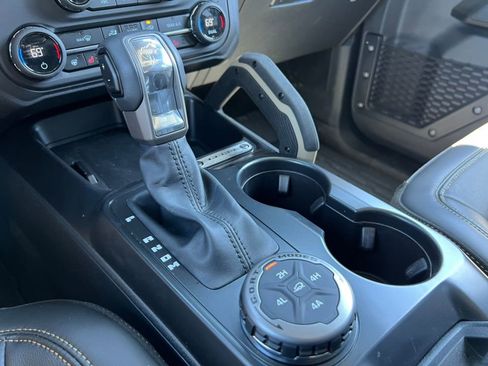 Used 2025 Ford Bronco Badlands AWD/4WD image 28