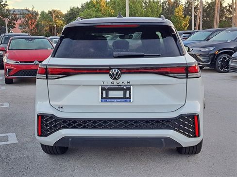 New 2026 Volkswagen Tiguan SE R-Line image 4