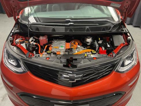 Used 2020 Chevrolet Bolt Premier w/ Infotainment Package image 8