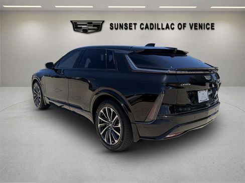 Used 2024 Cadillac Lyriq Sport AWD/4WD image 5